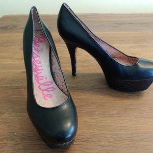 Platform pumps, size 10 black